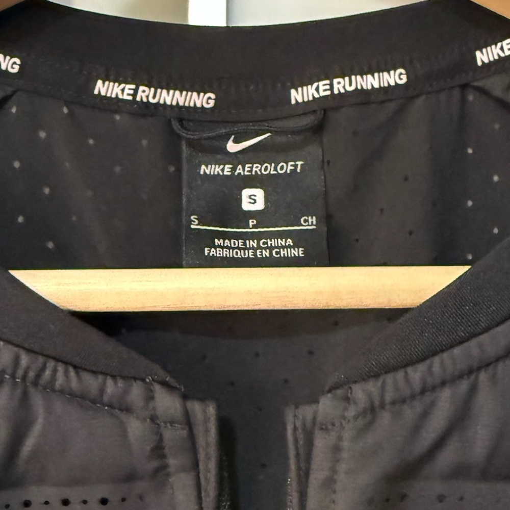 Nike Aeroloft Womens Small Down Packable Running Vest Black - Picture 2 of 7